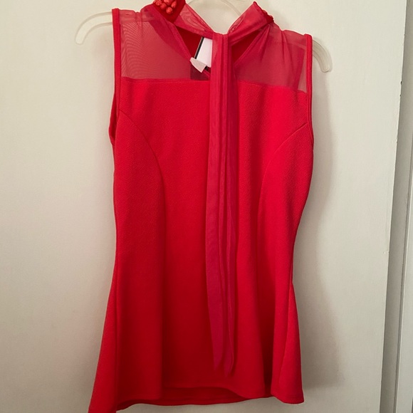 Bright pink top - Picture 3 of 5